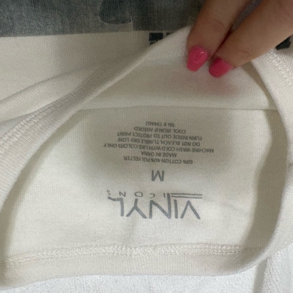 Graphic Tshirt - Picture 2 of 3